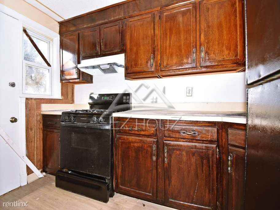 2725 Uhler Ave - Photo 3 of 12