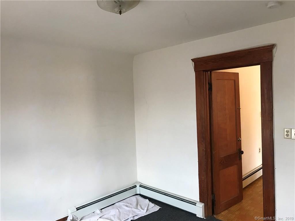 1167 Townsend Ave - Photo 3 of 6