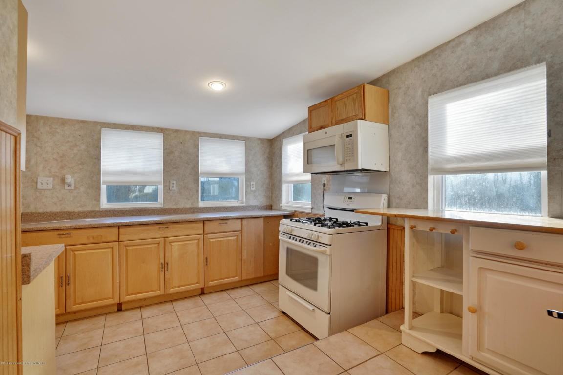 5 Locust St - Photo 3 of 12