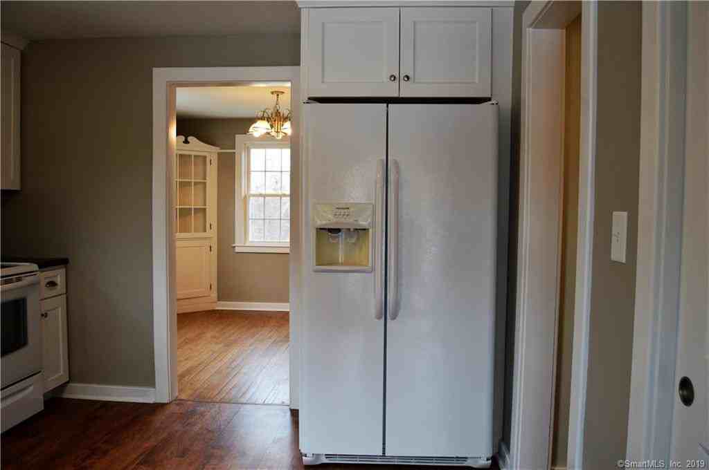 637 Hartford Rd - Photo 3 of 13