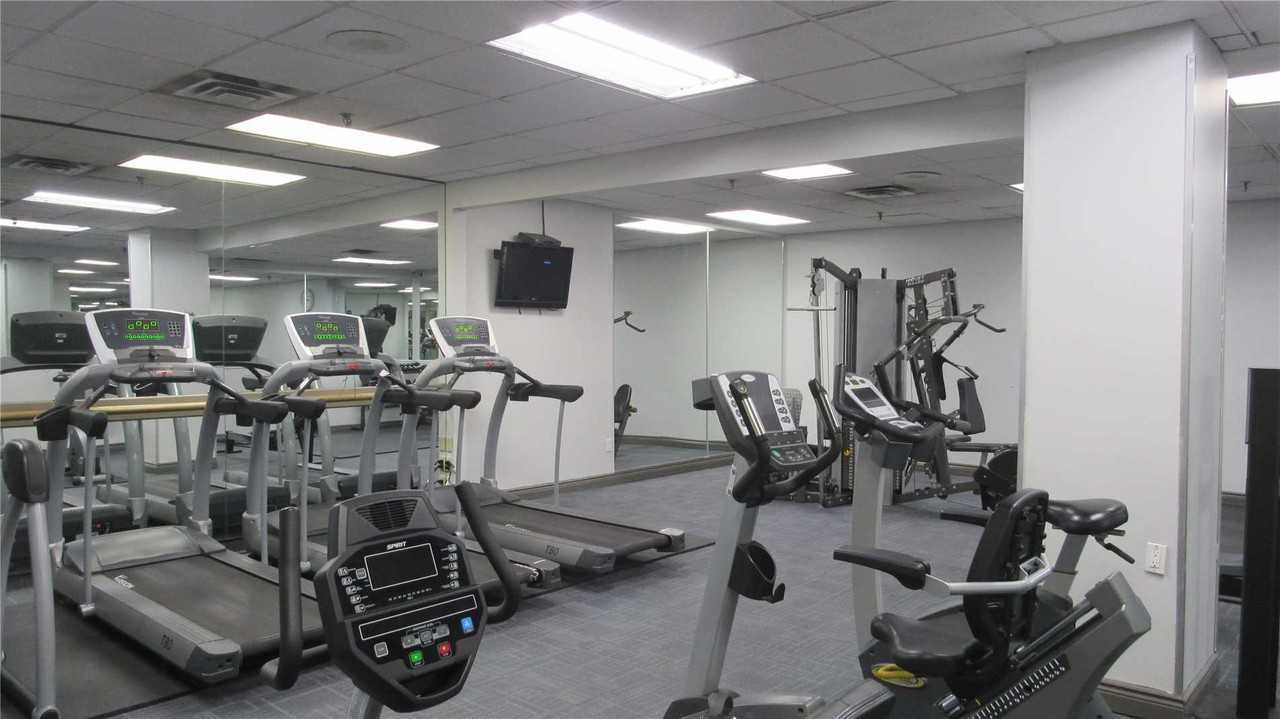 285 Enfield Place - Photo 3 of 3