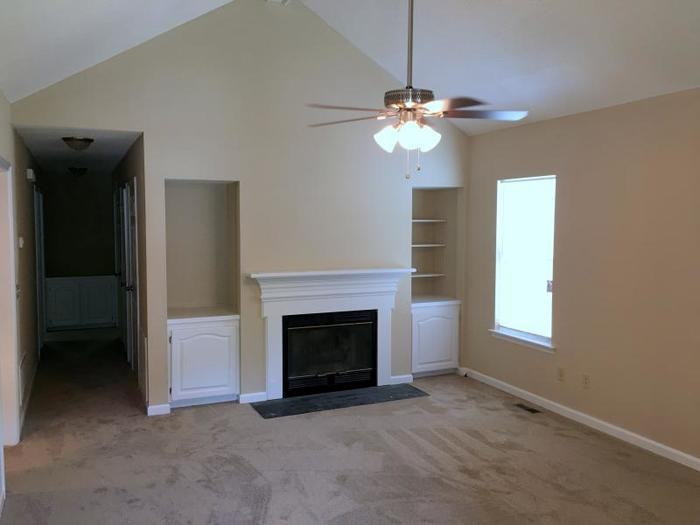 136 Twin Oaks Ln - Photo 2 of 14