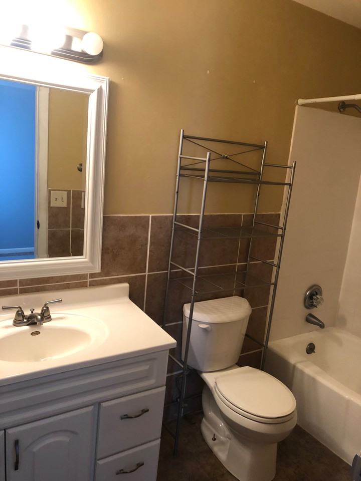 1100 Mound Street #5 - Photo 2 of 5