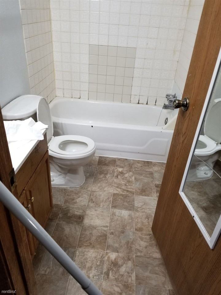 504 4th St - Photo 2 of 9