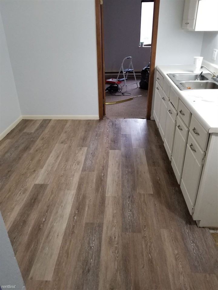 504 4th St - Photo 3 of 9