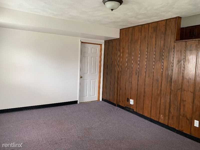 489 Washington Ave - Photo 3 of 3