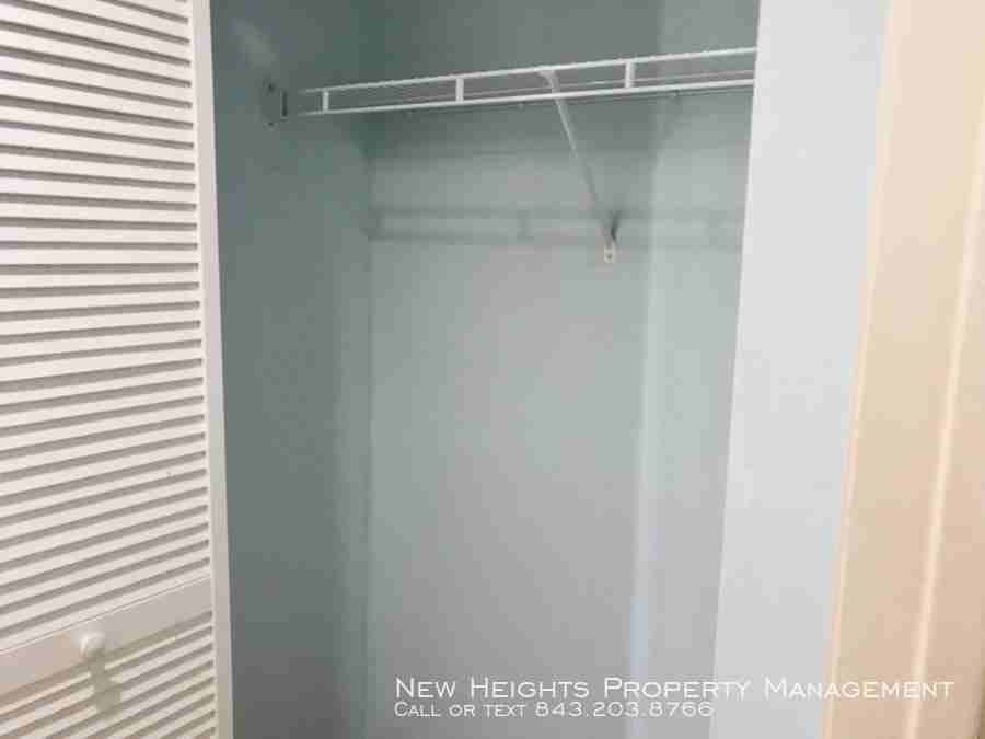 272 Alexandra Dr - Photo 3 of 4