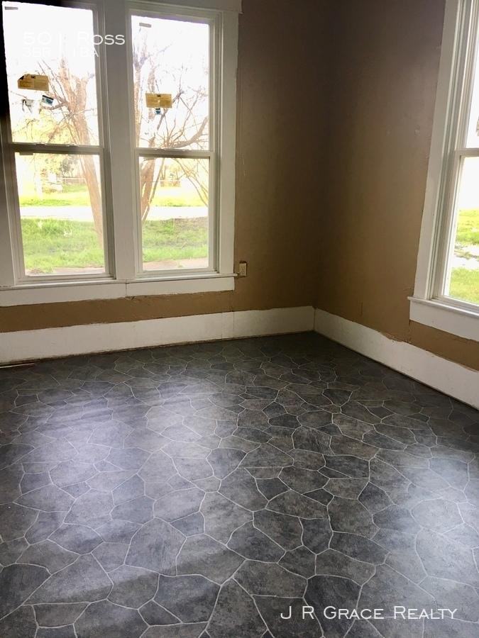 501 E Ross Ave - Photo 2 of 8