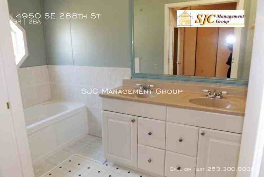 14950 SE 288th St - Photo 3 of 7