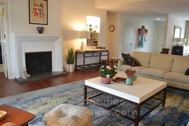 1012 Commons Dr - Photo 2 of 25