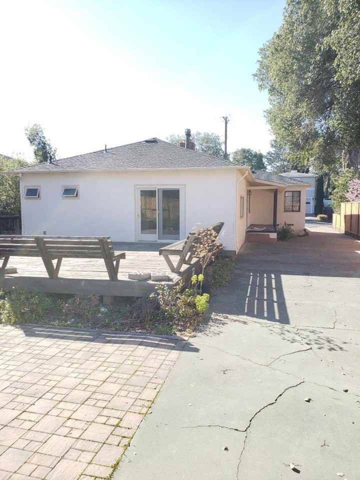 21917 Alcazar Ave - Photo 2 of 5