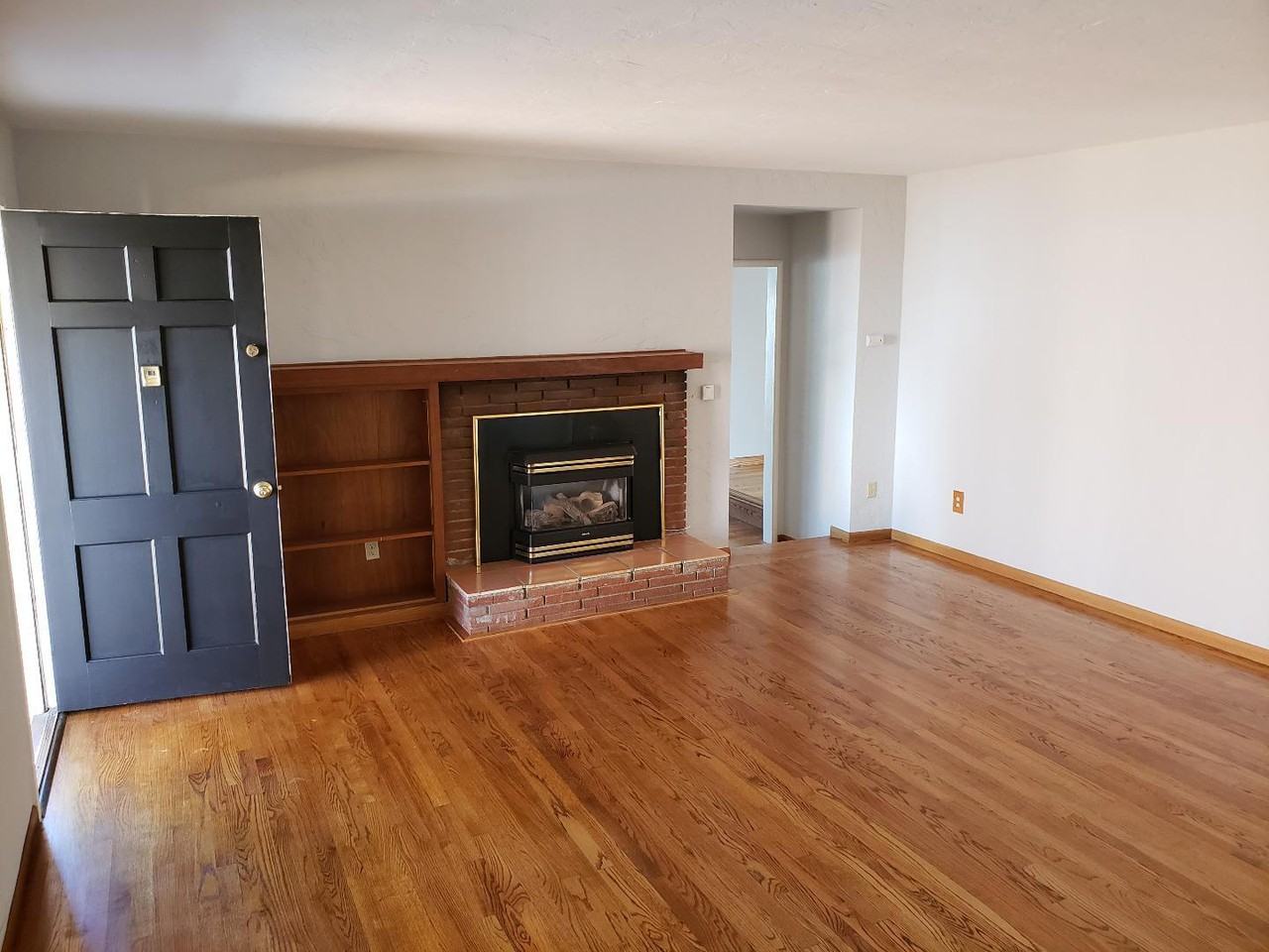 21917 Alcazar Ave - Photo 3 of 5