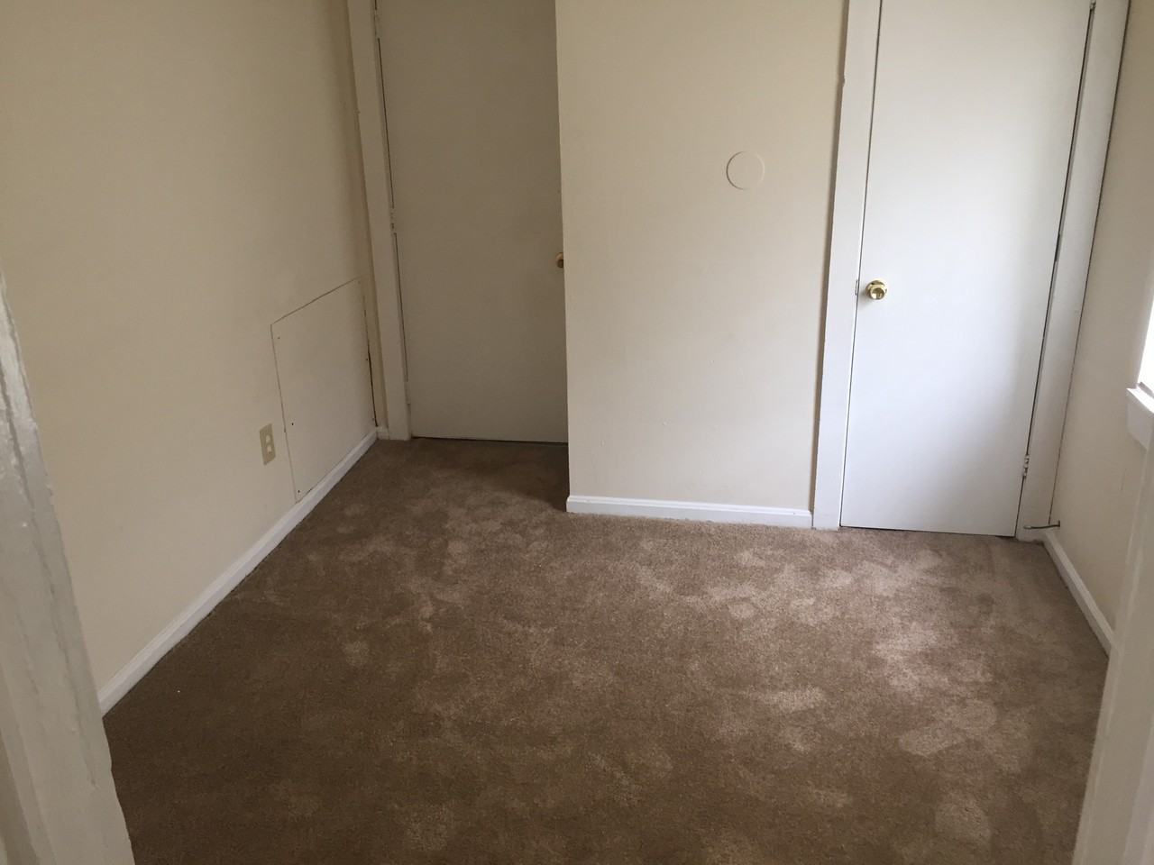 615 Eaton St - Photo 3 of 5