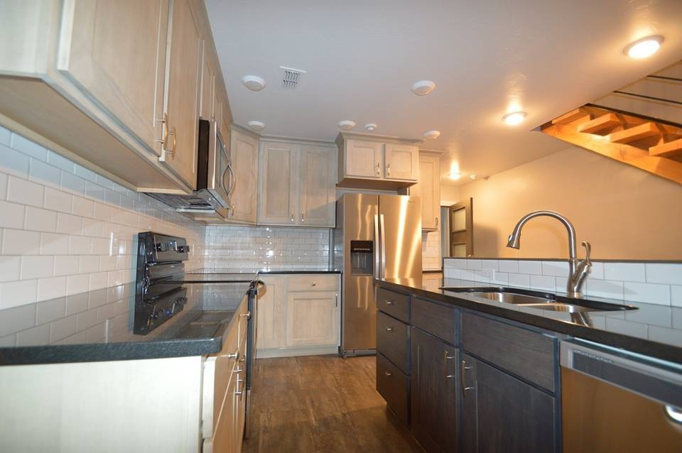 204 W 1St St - Photo 3 of 47