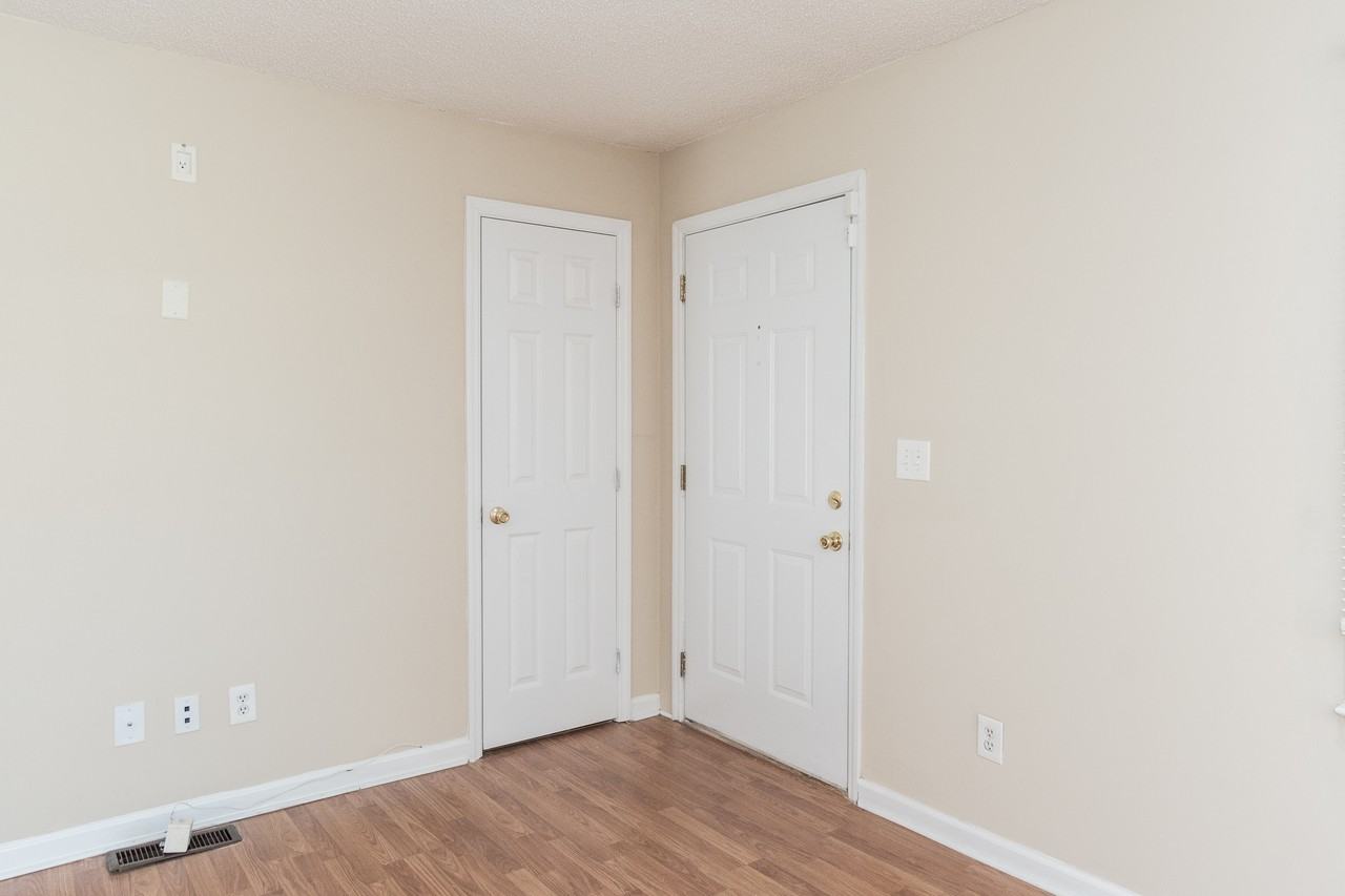 529 Robison Dr - Photo 2 of 22