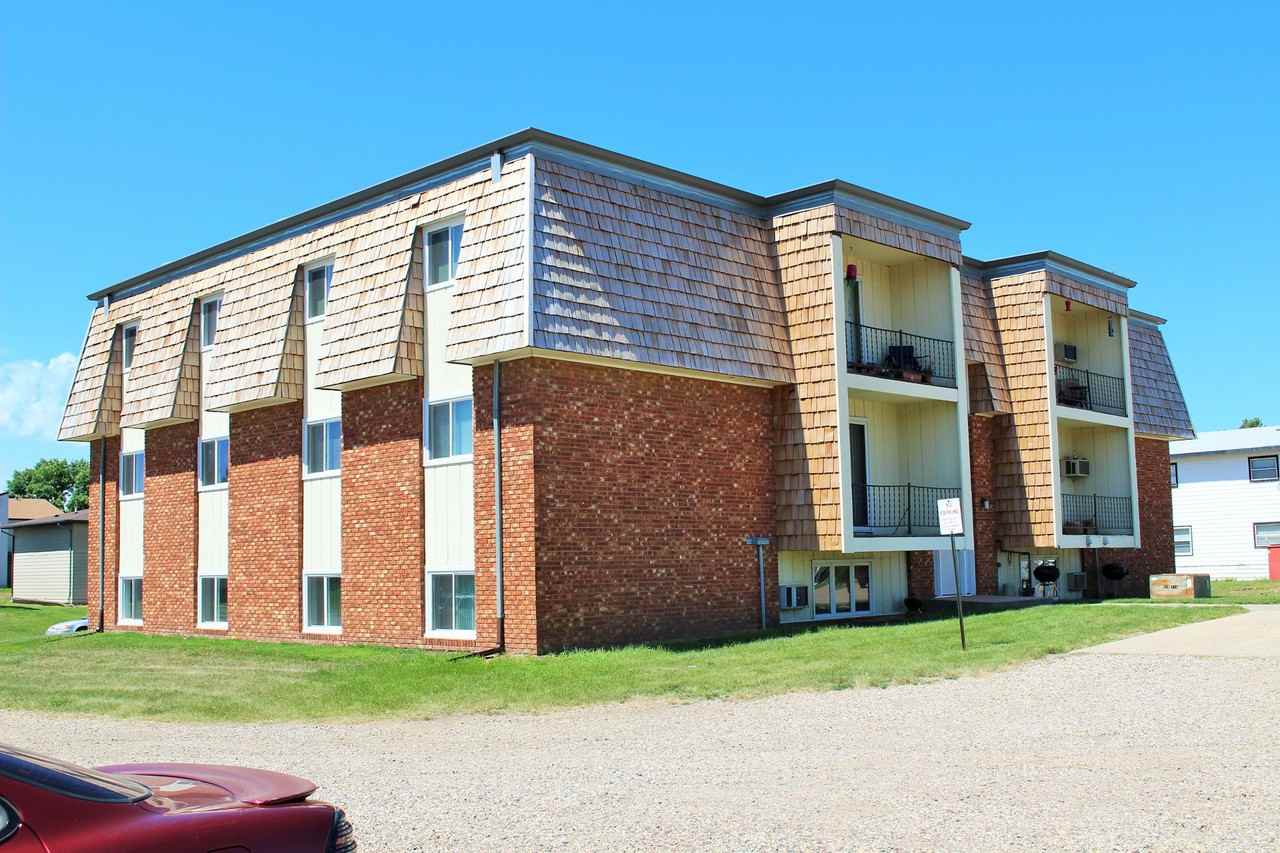 1809 5th St SE - Photo 2 of 15