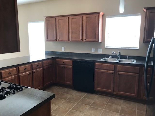 12953 Churchill Dr - Photo 3 of 8
