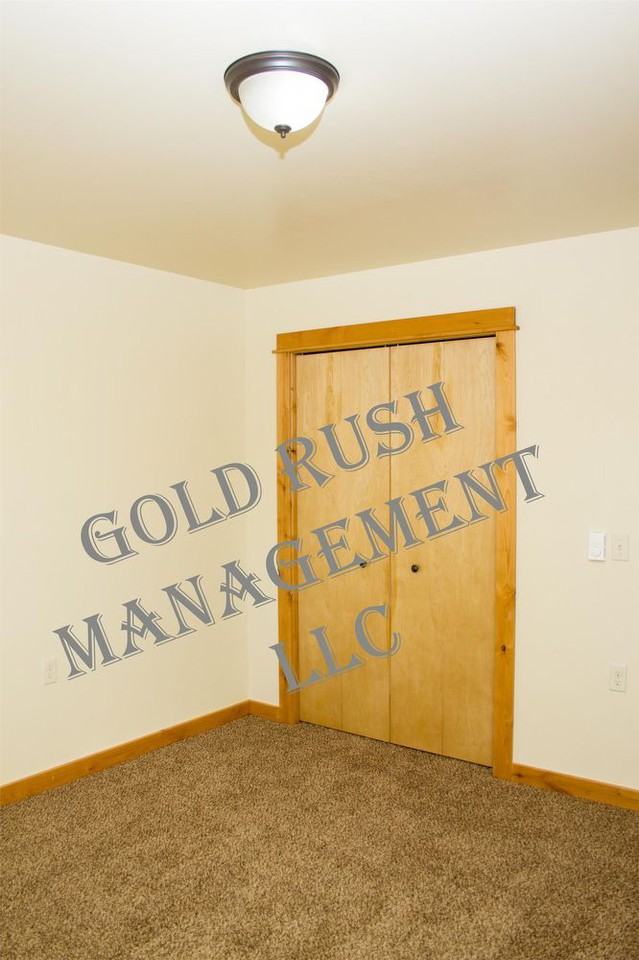2540 Westwood Loop - Photo 3 of 13