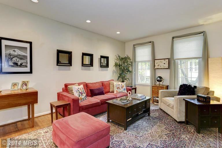 1111 Fairview Ct - Photo 3 of 14