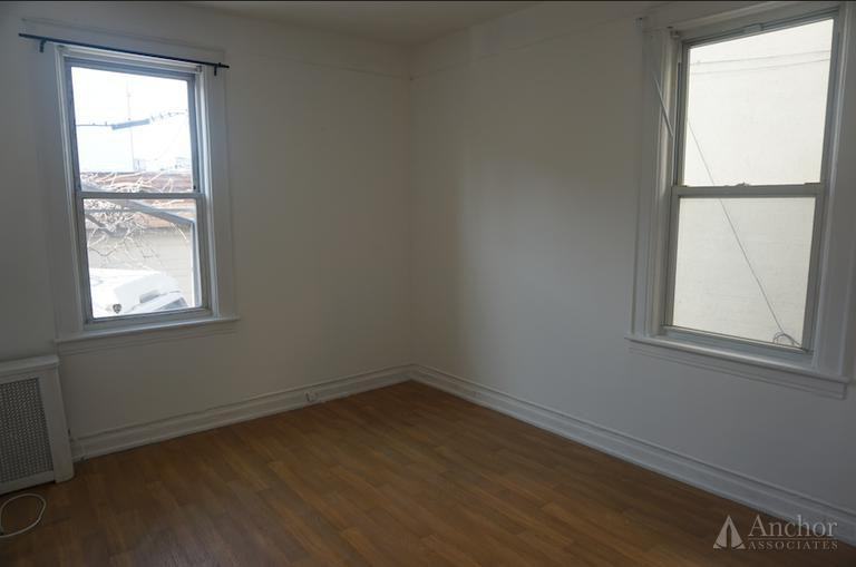 462 Fairview Ave #1 - Photo 3 of 6