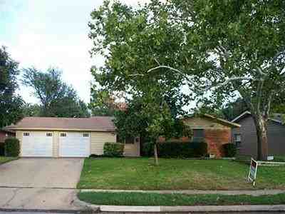 2930 Bryn Mawr Dr - Photo 2 of 14