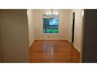 3824 Shorecrest Dr - Photo 3 of 8