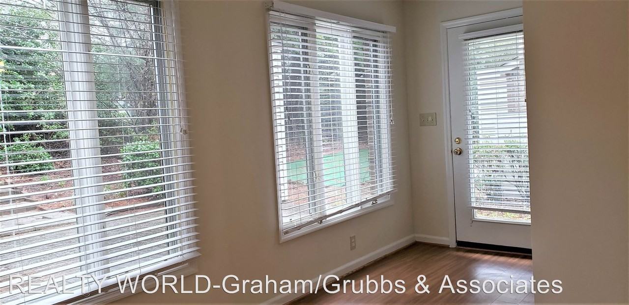 604 Sherbrooke Cir - Photo 3 of 9