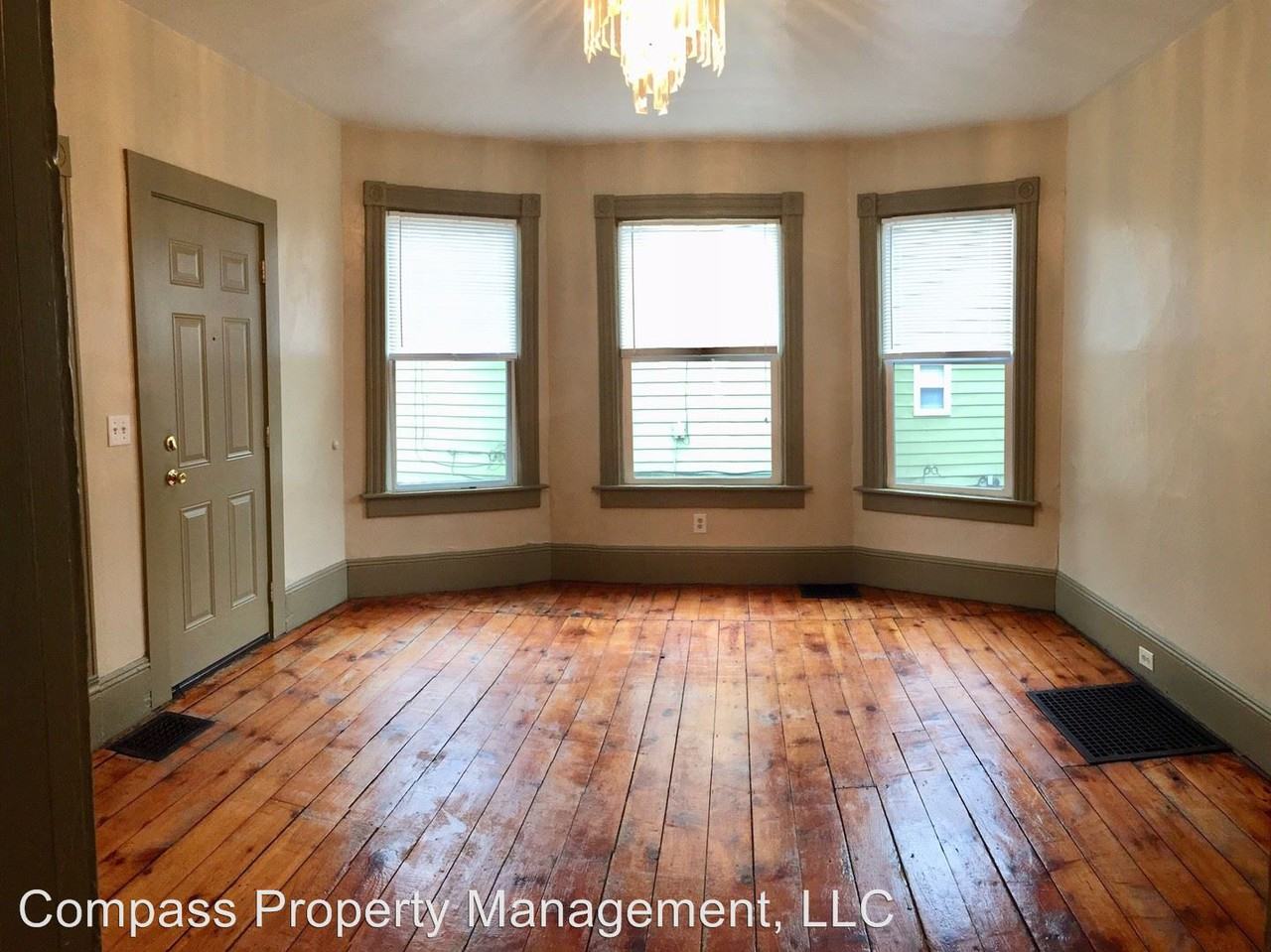 852 Sigsbee Street SE - Photo 2 of 13