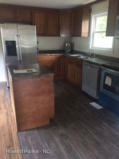 808 Wilson St - Photo 2 of 7