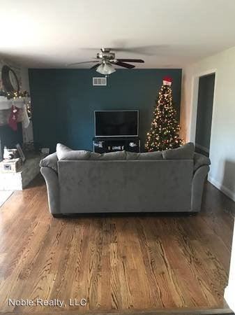 1433 N Woodlawn Ave - Photo 3 of 6