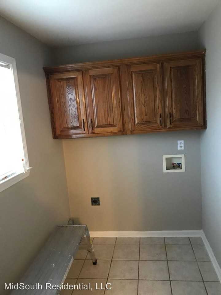 389 Sterling Farm Dr - Photo 3 of 3