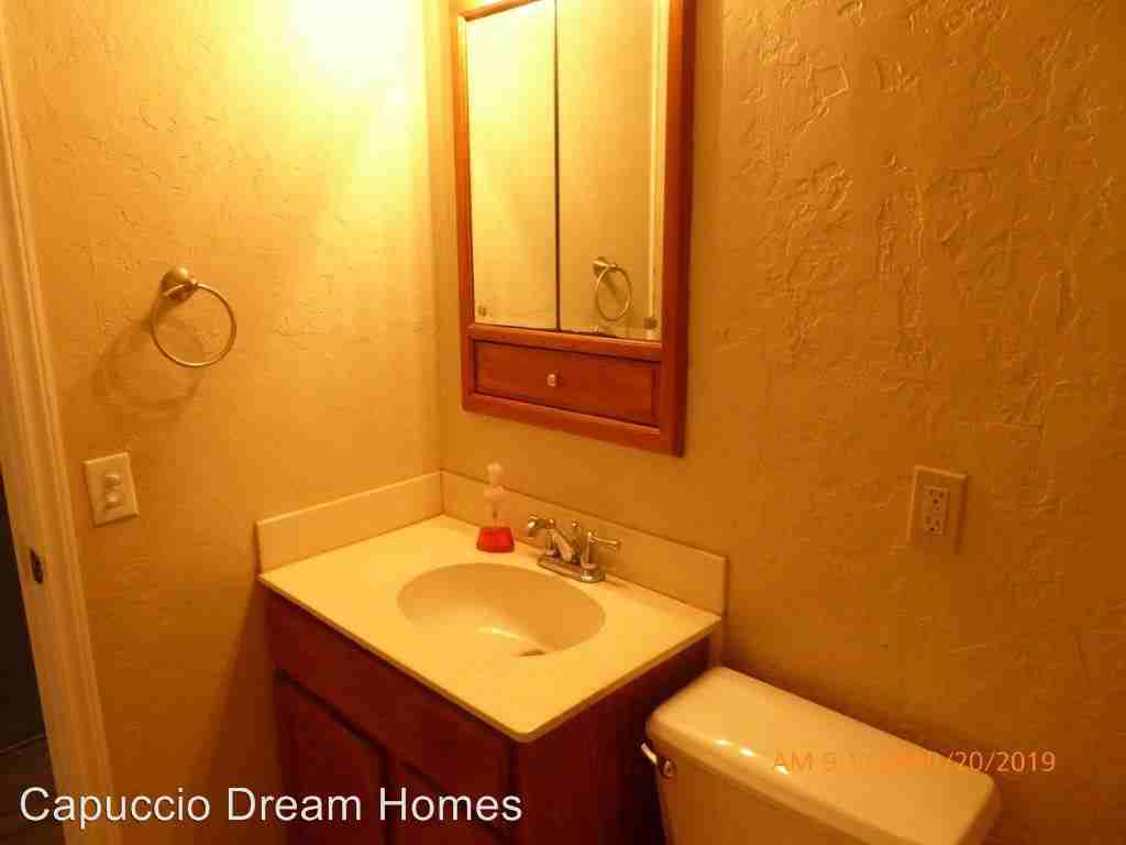 311 S 5th St - Photo 3 of 10