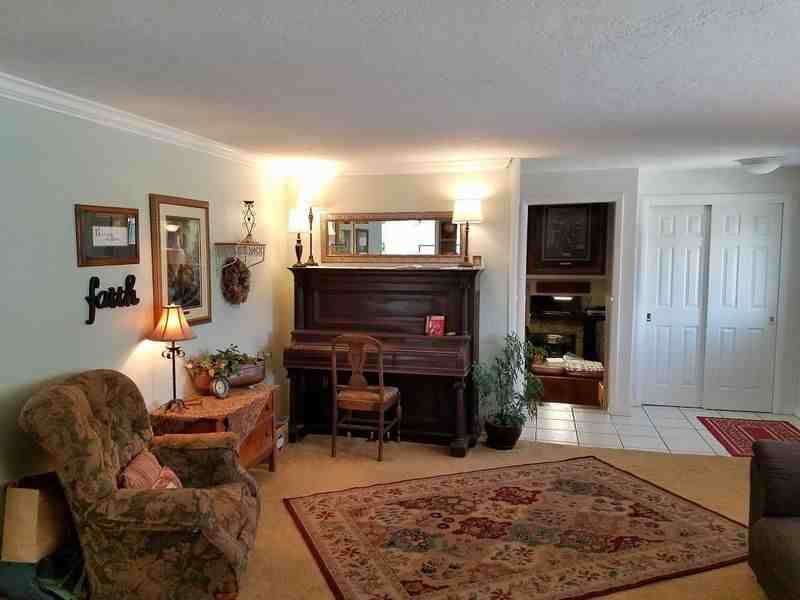 595 E Sumac Ave - Photo 3 of 10