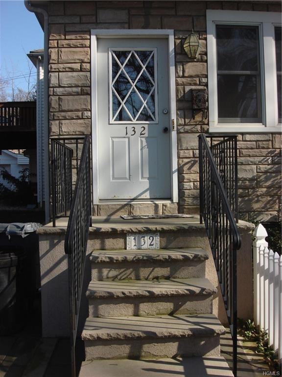 132 Van Tassel Ave - Photo 2 of 25