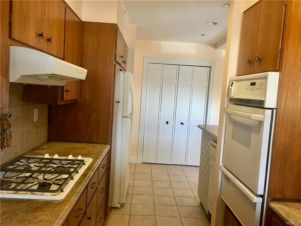 132 Van Tassel Ave - Photo 3 of 25