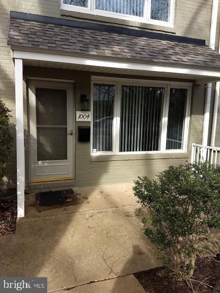 1004 Dreams Landing Way - Photo 2 of 10