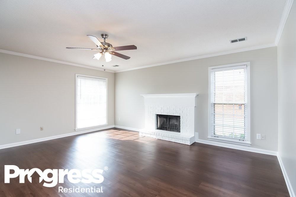 7781 Hunters Run Dr - Photo 2 of 14