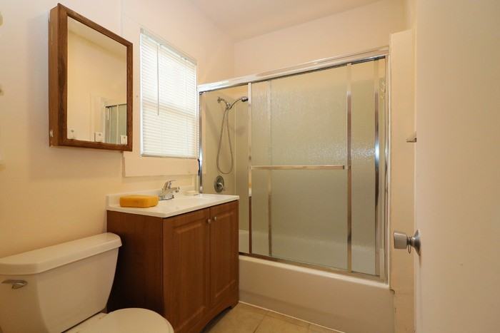 1404 Mitchell St - Photo 2 of 8
