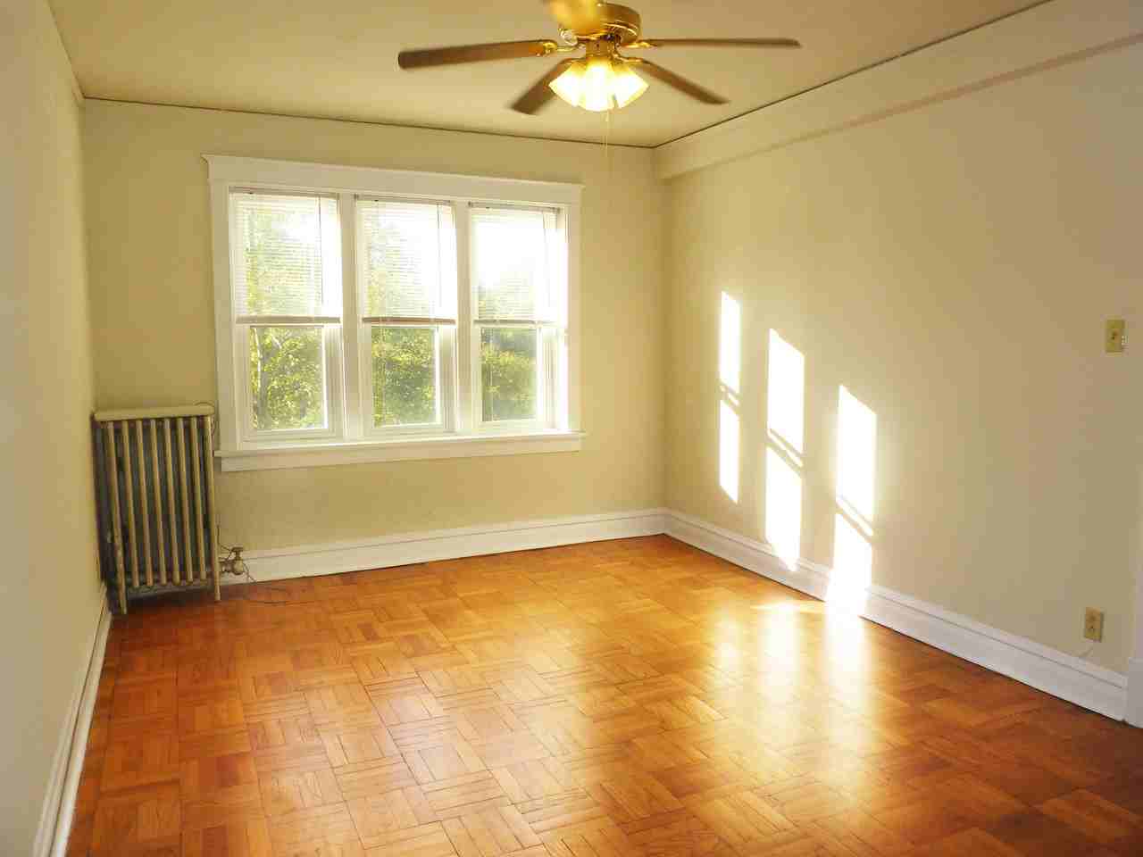 5041 Waterman Blvd - Photo 3 of 8