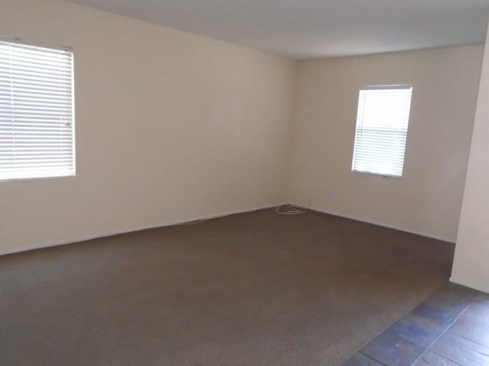 32875 Dupont St - Photo 2 of 12