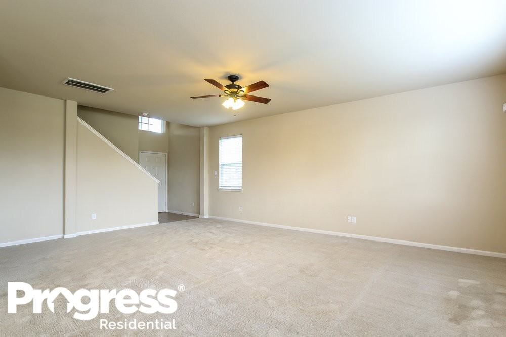 18706 Walden Glen Cir - Photo 2 of 16