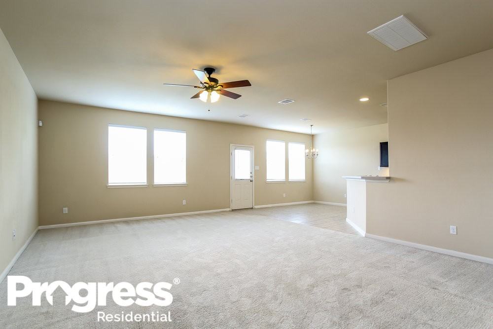 18706 Walden Glen Cir - Photo 3 of 16