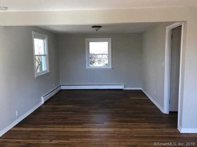 8 Sleepyhollow Dr - Photo 2 of 30