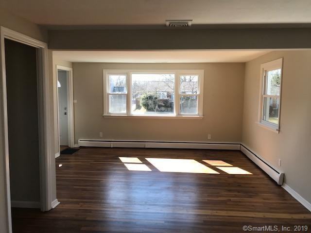 8 Sleepyhollow Dr - Photo 3 of 30