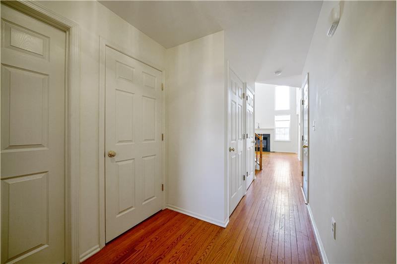 4 Cannon Ct - Photo 2 of 16