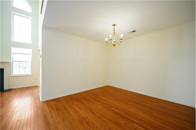 4 Cannon Ct - Photo 3 of 16
