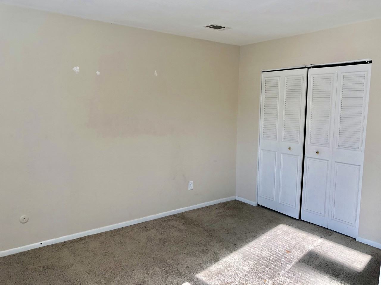 1345 E Tanners Creek Dr - Photo 3 of 17