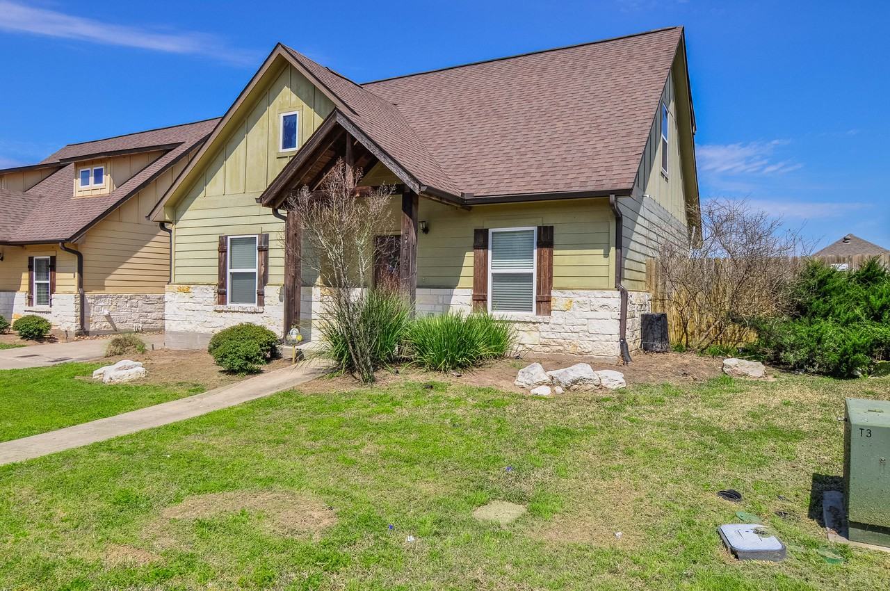 3416 Cullen Trl - Photo 2 of 15