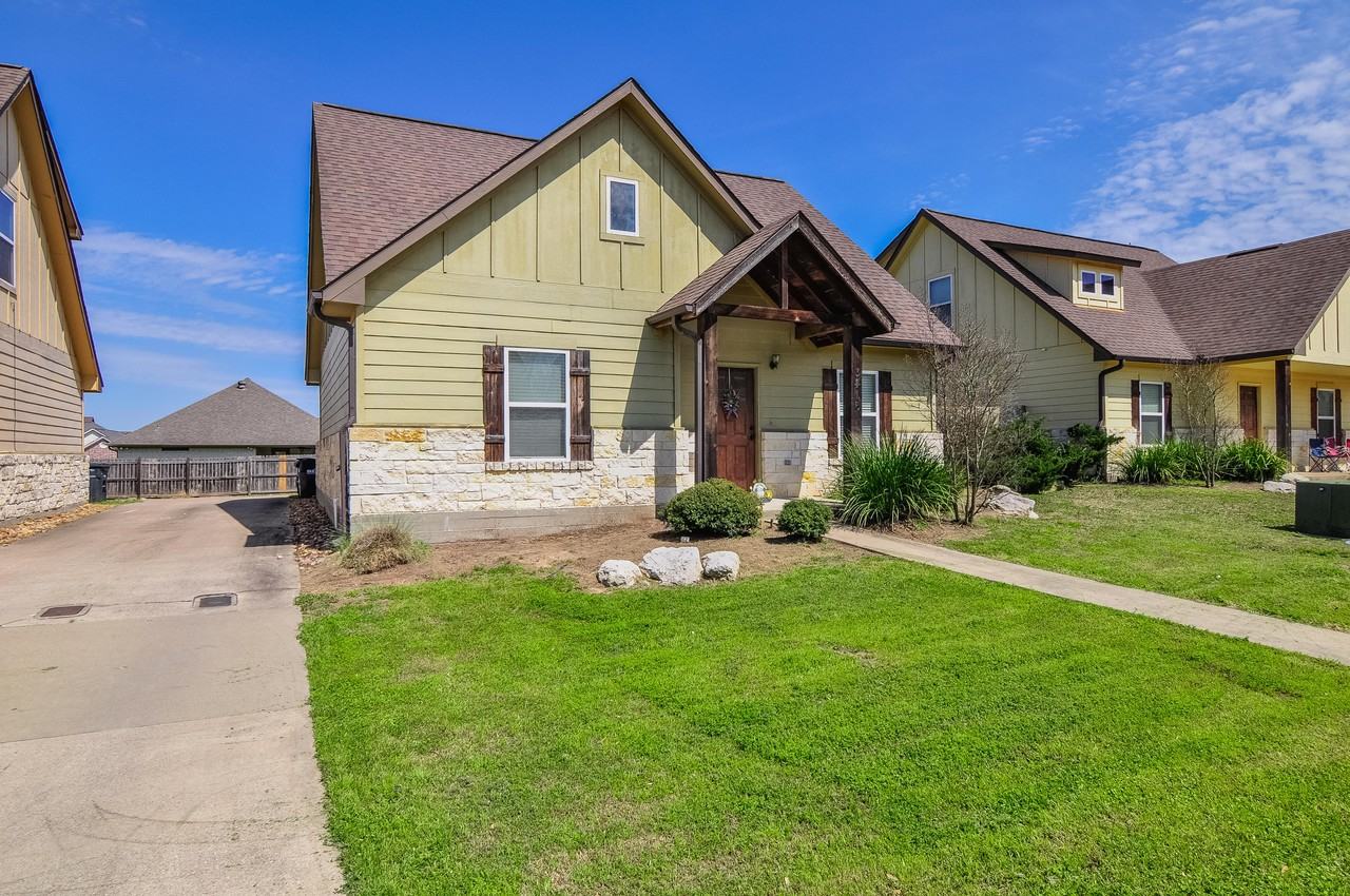 3416 Cullen Trl - Photo 3 of 15