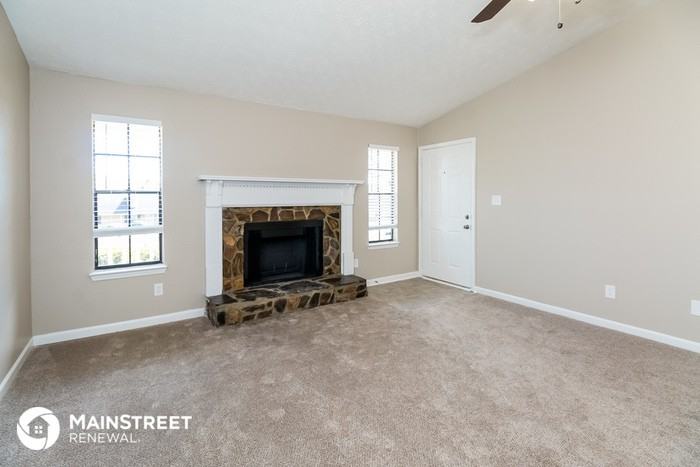 423 Brookfield Way - Photo 3 of 16